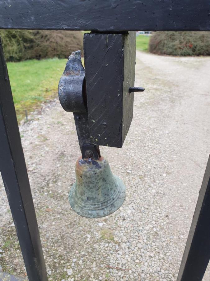 Au Petit Paradis Sainte-Gauburge-Sainte-Colombe Eksteriør billede
